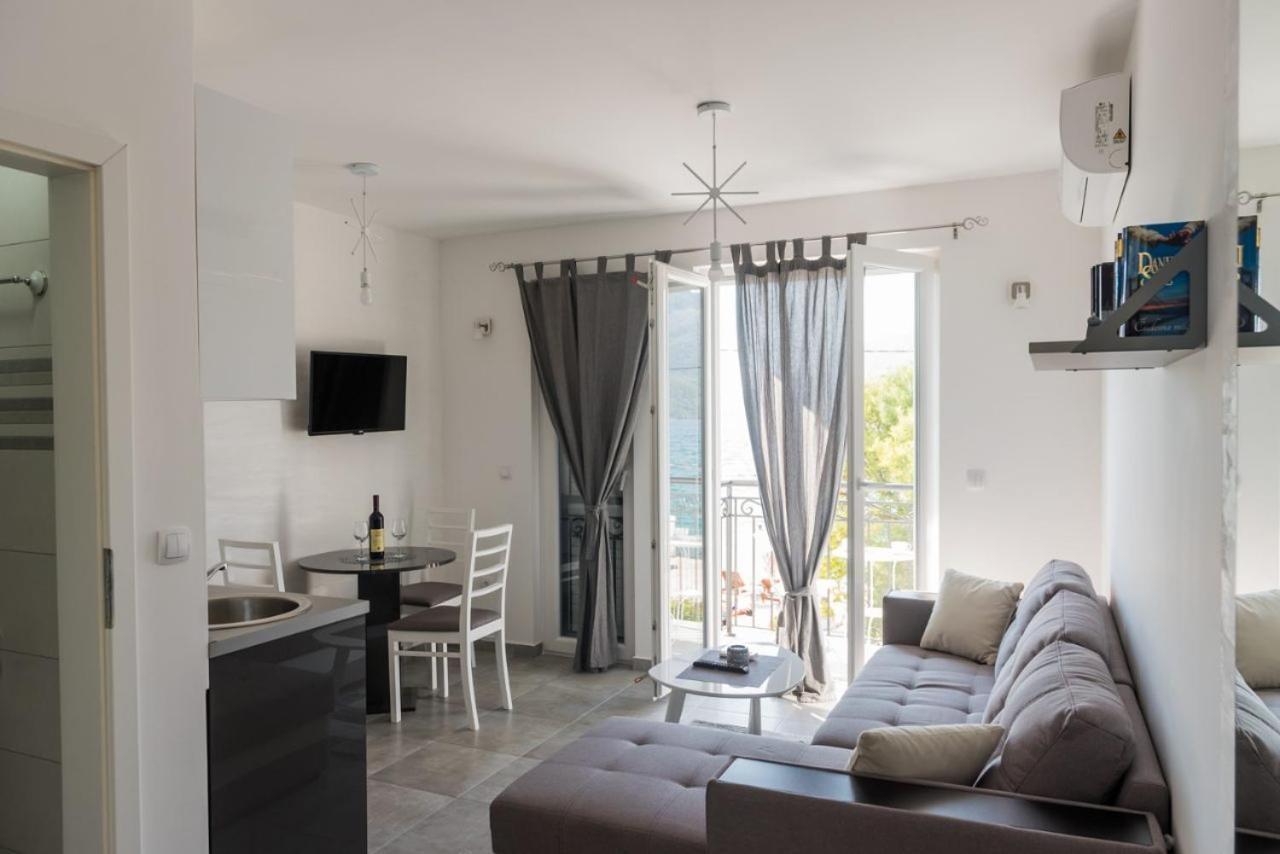 " Tiamat " Apartmani Τίβατ Εξωτερικό φωτογραφία