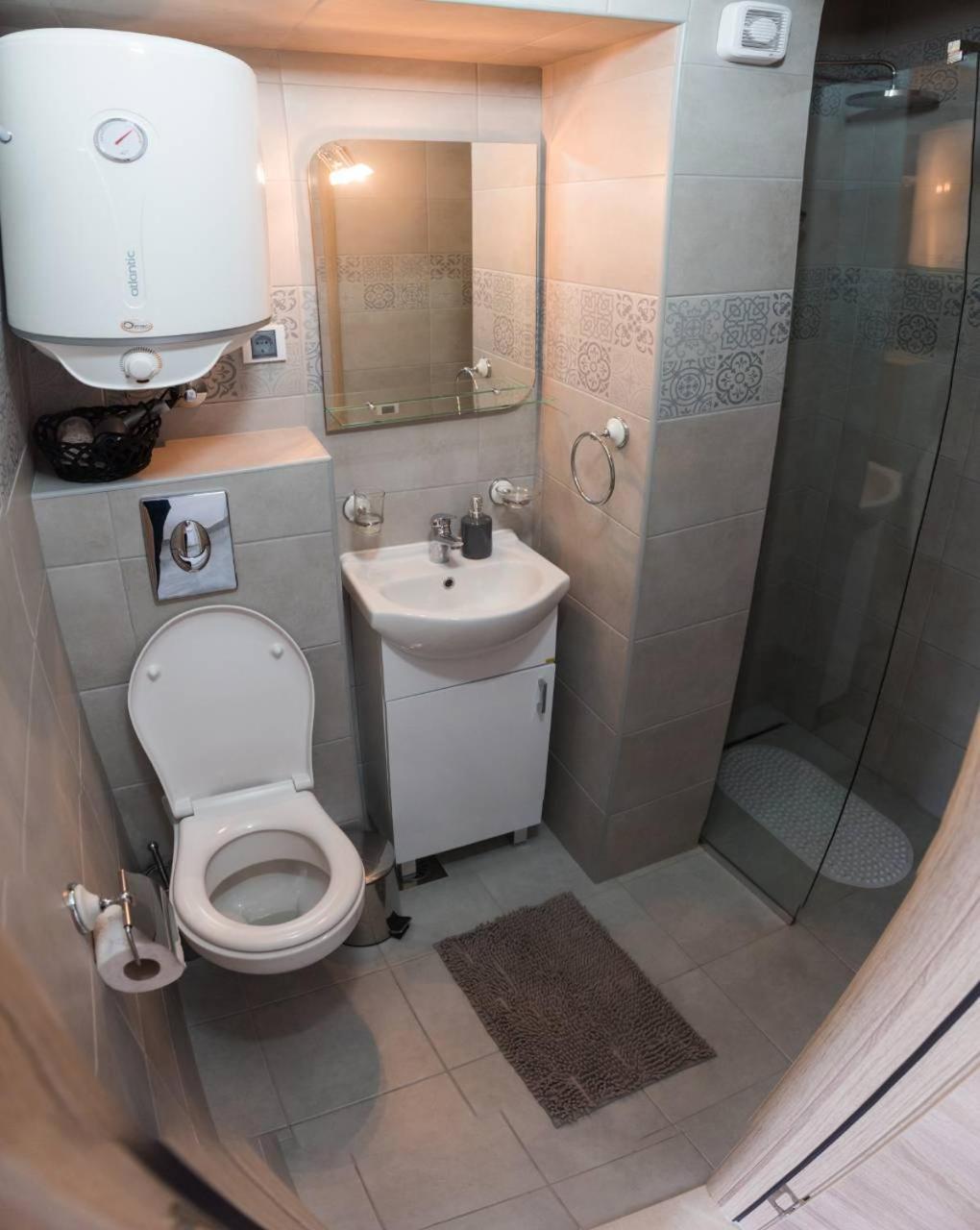 " Tiamat " Apartmani Τίβατ Εξωτερικό φωτογραφία
