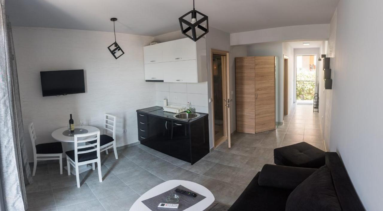 " Tiamat " Apartmani Τίβατ Εξωτερικό φωτογραφία